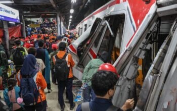 Τραγωδία στην Ινδονησία: 14 νεκροί και 81 τραυματίες από σύγκρουση τρένων – Μάχη για τους εγκλωβισμένους