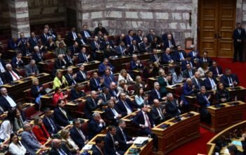 ΝΔ: Ανοιχτή επιστολή παραπόνων από πέντε μέλη της ΚΟ για το επιτελικό κράτος – «Δεν είμαστε εδώ για να υπηρετούμε το όποιο επιτελείο»