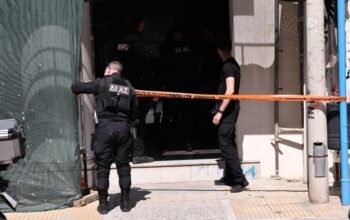 Θρίλερ με τον 89χρονο που άνοιξε πυρ στον ΕΦΚΑ και στο Εφετείο: Τραυμάτισε 4 άτομα, ανθρωποκυνηγητό