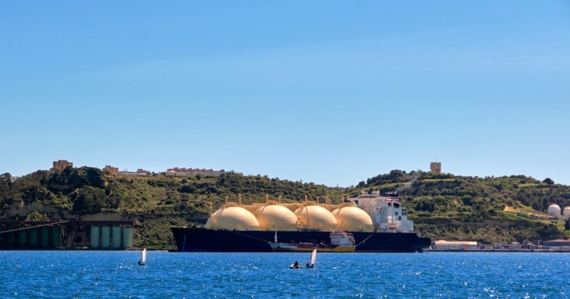LNG: Επέκταση στα Δυτικά Βαλκάνια για τον Κάθετο Διάδρομο – Το ειδικό βάρος της Aktor στην Αλβανία και στο «φόντο» Γερμανία