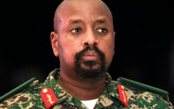 Αρχηγός στρατού Ουγκάντα: «Το DNA μου δείχνει 14% ελληνική καταγωγή»