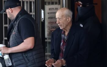 Προφυλακιστέος ο 89χρονος για τους πυροβολισμούς σε ΕΦΚΑ και Πρωτοδικείο