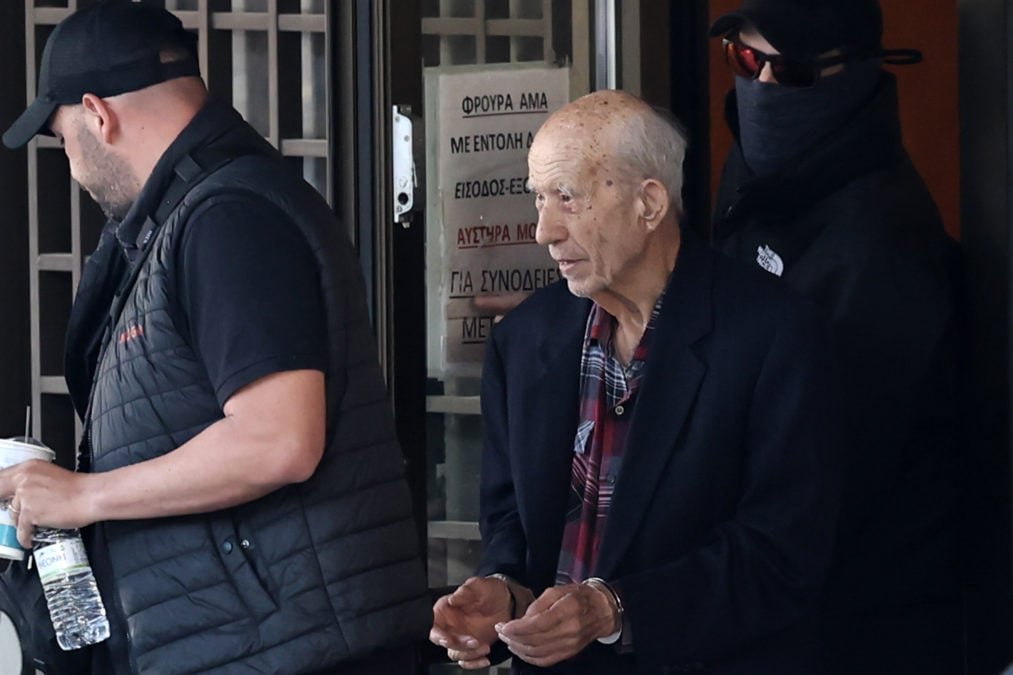 Προφυλακιστέος ο 89χρονος για τους πυροβολισμούς σε ΕΦΚΑ και Πρωτοδικείο