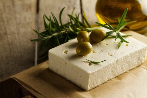 Η φέτα στο επίκεντρο διεθνούς εμπορικής διαμάχης – Σατολιάς: «Στόχος των ΗΠΑ να εκμεταλλευτούν την αξία του