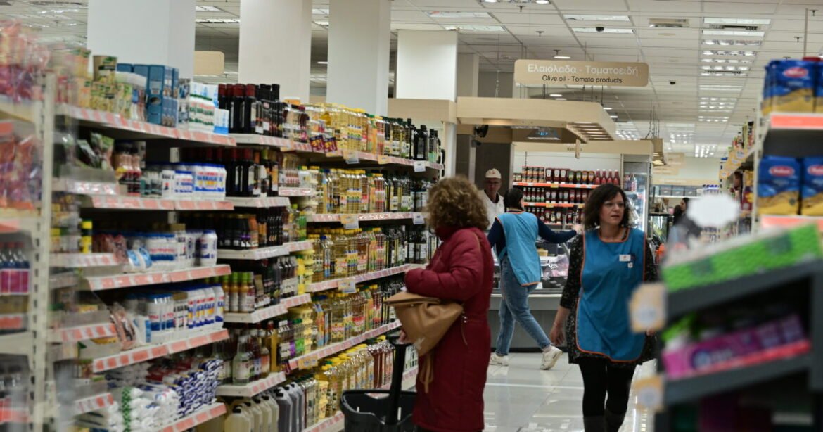 Ανατιμήσεις στα μαγειρικά λάδια έφερε ο πόλεμος – Στα ύψη οι τιμές για ηλιέλαιο, σογιέλαιο, φοινικέλαιο