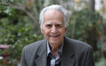 Πέθανε ο Στάθης Γαβάκης σε ηλικία 87 ετών – Ήταν ο «θρυλικός» εκφωνητής του «Γ. Καραϊσκάκης» και του ΣΕΦ