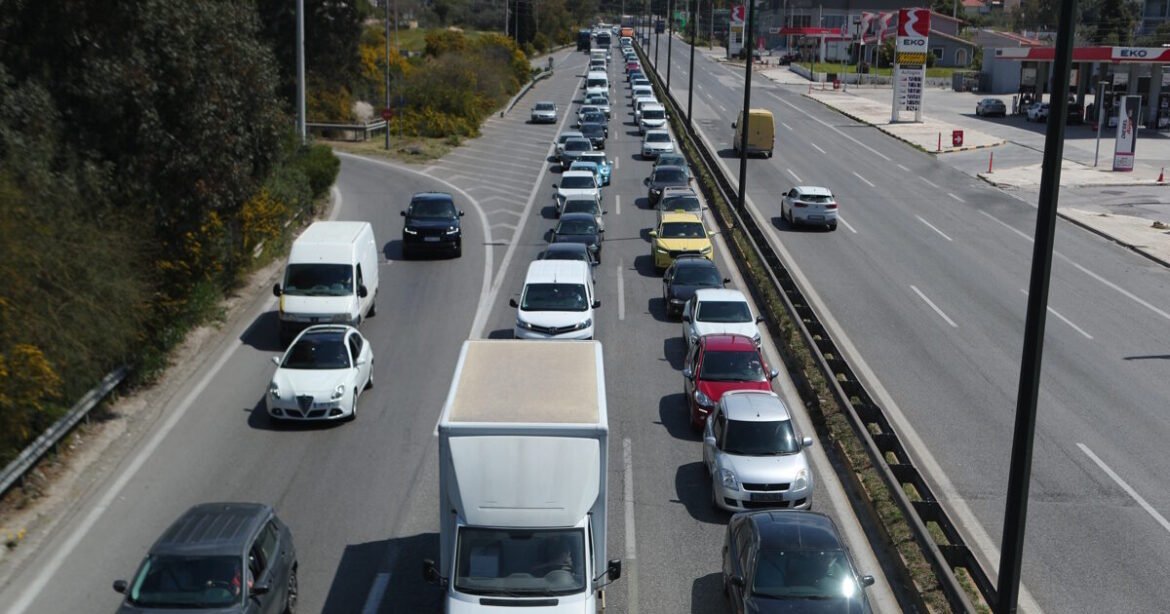 Επιστρέφουν οι εκδρομείς της Πρωτομαγιάς, live η κίνηση στις εθνικές οδούς