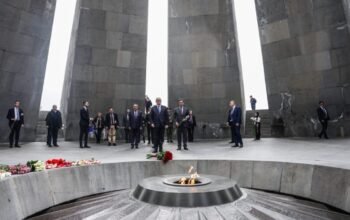 Τασούλας από την Αρμενία: Με άσβεστη μνήμη εγκλήματα Γενοκτονίας δεν θα επαναληφθούν
