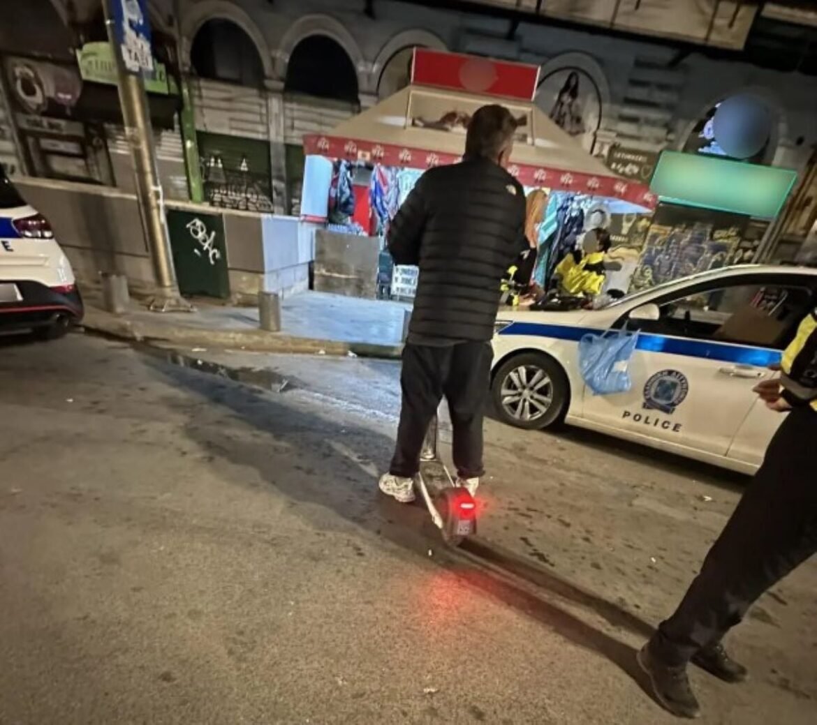 Ηλεκτρικά πατίνια: Σαρωτικοί έλεγχοι της Τροχαίας σε οδηγούς στην Αττική – Βεβαιώθηκαν 153 παραβάσεις για κράνος και αλκοόλ
