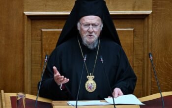 Η ιστορική ομιλία του Πατριάρχη Βαρθολομαίου στη Βουλή – «Η ειρήνη των λαών είναι αδύνατη χωρίς ειρήνη