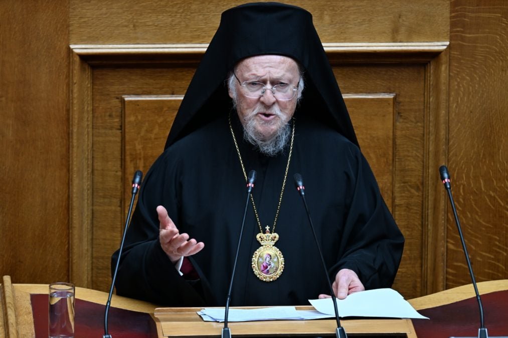 Η ιστορική ομιλία του Πατριάρχη Βαρθολομαίου στη Βουλή – «Η ειρήνη των λαών είναι αδύνατη χωρίς ειρήνη