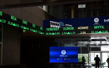 Χρηματιστήρια: Προσδοκίες για ειρήνη στη Μέση Ανατολή δίνουν ώθηση στις μετοχές – Το 2% άγγιξε η άνοδος στην Αθήνα