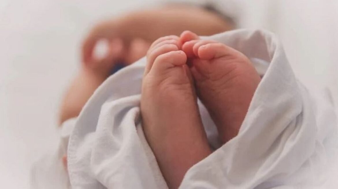 Τραγωδία στην Αίγινα: Πνίγηκε τρώγοντας τσουρέκι το κοριτσάκι 21 μηνών – Οι δραματικές στιγμές στο Κέντρο
