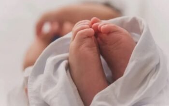 Τραγωδία στην Αίγινα: Πνίγηκε τρώγοντας τσουρέκι το κοριτσάκι 21 μηνών – Οι δραματικές στιγμές στο Κέντρο
