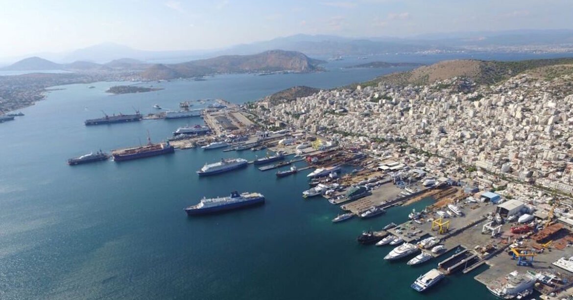 ΟΛΠ: Εκτροπές δρομολογίων προς Πειραιά λόγω διαταραχών στη ναυτιλία από τον πόλεμο στο Ιράν