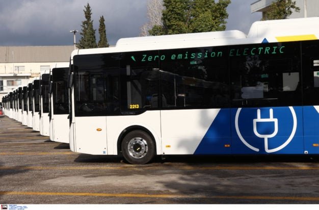 Μαρούσι: Συνελήφθη 39χρονος που κρατούσε μεταλλικές λάμες από ψαλίδι και φώναζε μέσα σε λεωφορείο