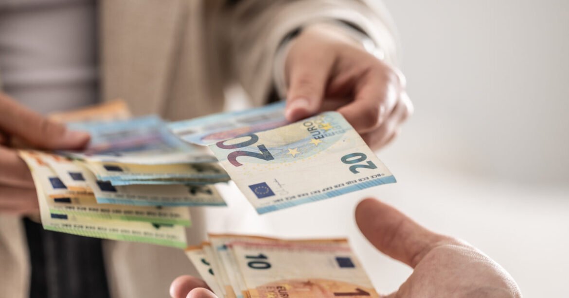 Συντάξεις Ιουνίου: Πότε ξεκινούν οι πληρωμές – Όλες οι ημερομηνίες