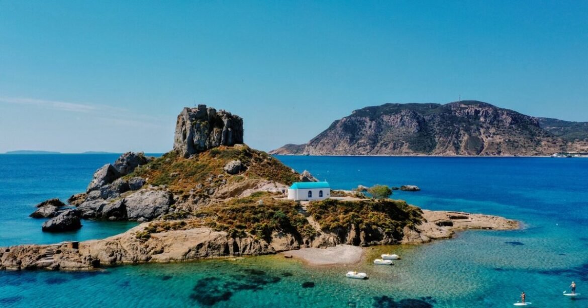 Χωροταξικό για τον τουρισμό: Στροφή σε μη κορεσμένες περιοχές και «πλαφόν» κλινών στα νησιά – Όλες οι αλλαγές σε 12 ερωτήσεις και απαντήσεις