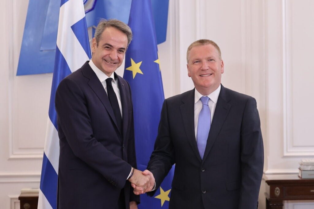 Στον Μητσοτάκη ο Επίτροπος ΜακΓκράθ: Εύσημα για την πρόοδο στο κράτος δικαίου