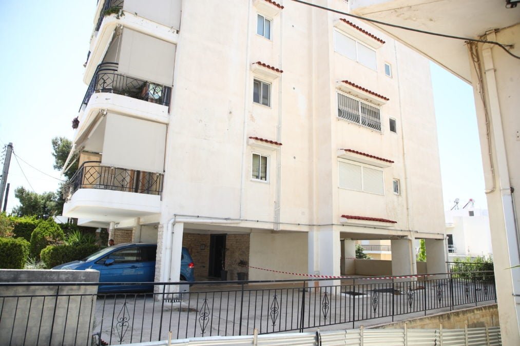 Τραγωδία στην Ηλιούπολη: Οι στιγμές αγωνίας στο Αστυνομικό Τμήμα μόλις έλαβαν σήμα για την πτώση των δύο