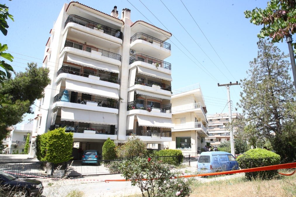 Ηλιούπολη: «Είναι τρελό, δεν το χωράει το μυαλό μου» λέει καθηγητής των δύο μαθητριών – Τριήμερο πένθος
