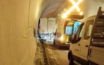 Θεσπρωτία: Μεθυσμένος οδηγός φορτηγού ξήλωσε πεζοδρόμιο 50 μέτρων στην Εγνατία