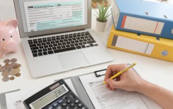 ΑΑΔΕ: Στο στόχαστρο 690 ελεύθεροι επαγγελματίες – Έλεγχοι σε όσους αμφισβήτησαν το ελάχιστο τεκμαρτό εισόδημα