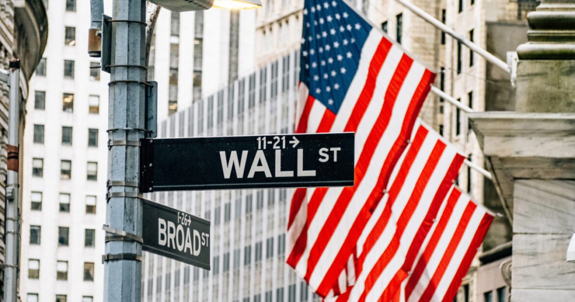 Wall Street: Απώλειες από τις αποδόσεις των κρατικών ομολόγων και τις ανησυχίες για πληθωρισμό