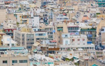 Κοινωνική αντιπαροχή: Οι όροι για τα κοινωνικά ακίνητα που θα βγουν στην αγορά – Η ΚΥΑ που καθορίζει το περιεχόμενο των συμβάσεων