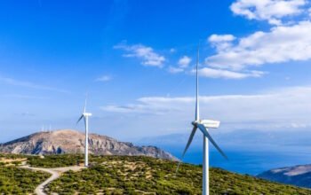 Φθηνότερο ρεύμα υπόσχονται οι ΑΠΕ – Μείωση κόστους παραγωγής κάτω από 50 ευρώ/MWh προβλέπει έρευνα
