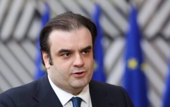 Πιερρακάκης: Τα Στενά του Ορμούζ, η Ουκρανία και τα δημοσιονομικά όρια στο τραπέζι του G7 στο Παρίσι