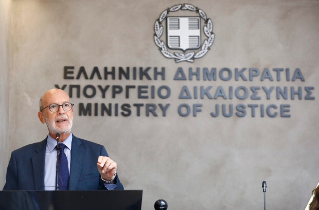 Ο Τζαβέλλας δεν πάει στην Επιτροπή Θεσμών της Βουλής