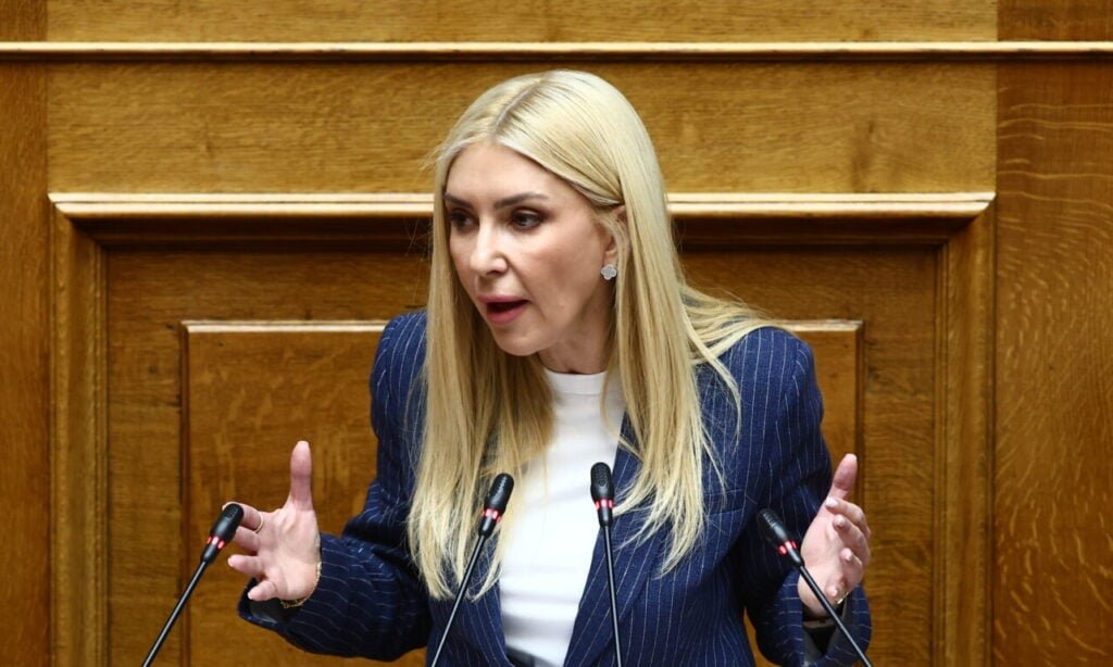 Αραμπατζή στη Βουλή: Δεν υπάρχει ούτε μια πράξη μου που να συνιστά αδίκημα