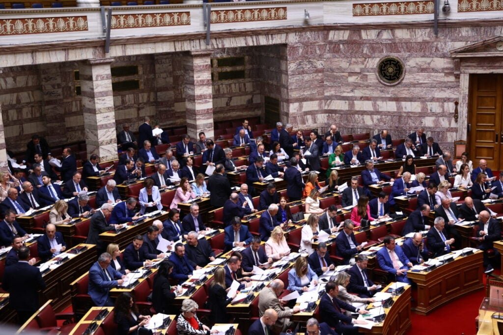 Βουλή: Απορρίφθηκαν οι προτάσεις για Προανακριτική κατά των Λιβανού και Αραμπατζή