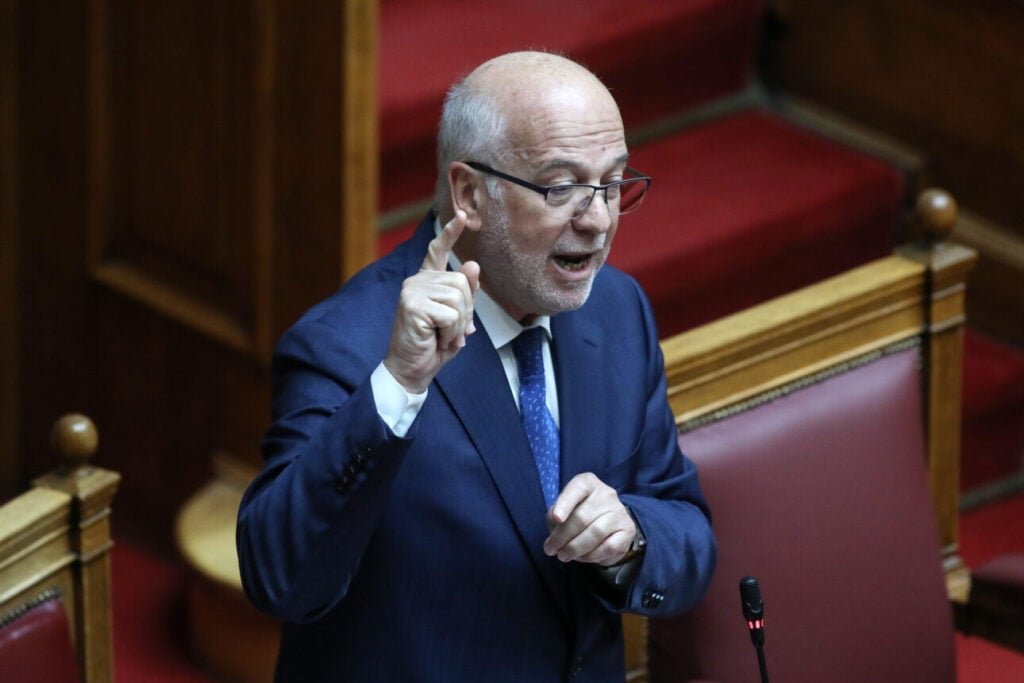 Φλωρίδης: «Εάν η ΕΥΠ παρακολουθεί νόμιμα γιατί πρέπει να παρακολουθεί παράνομα τους ίδιους;»
