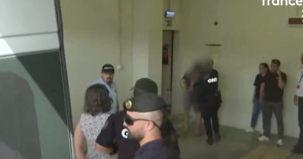 Προκλητικοί οι γονείς που παράτησαν τα παιδιά τους στην Πορτογαλία – Τραγουδούσαν στο δικαστήριο