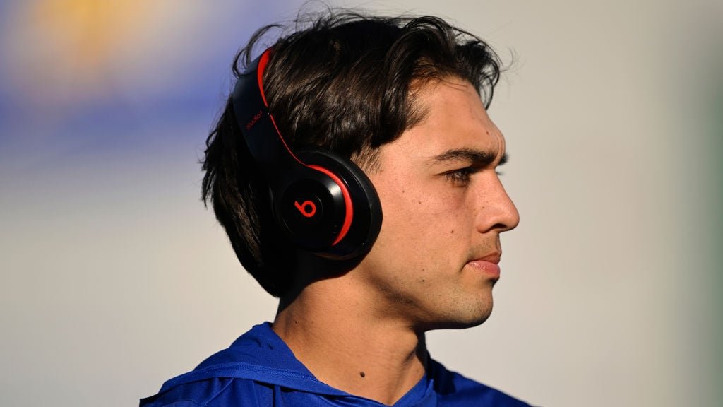 Μυστήριο με τα νέα over-ear ακουστικά της Apple: Έρχεται ανανέωση στα Beats ή μια νέα σειρά;