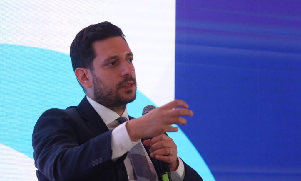 Κυρανάκης: Κλιματισμός σε όλα τα λεωφορεία από τον Ιούνιο