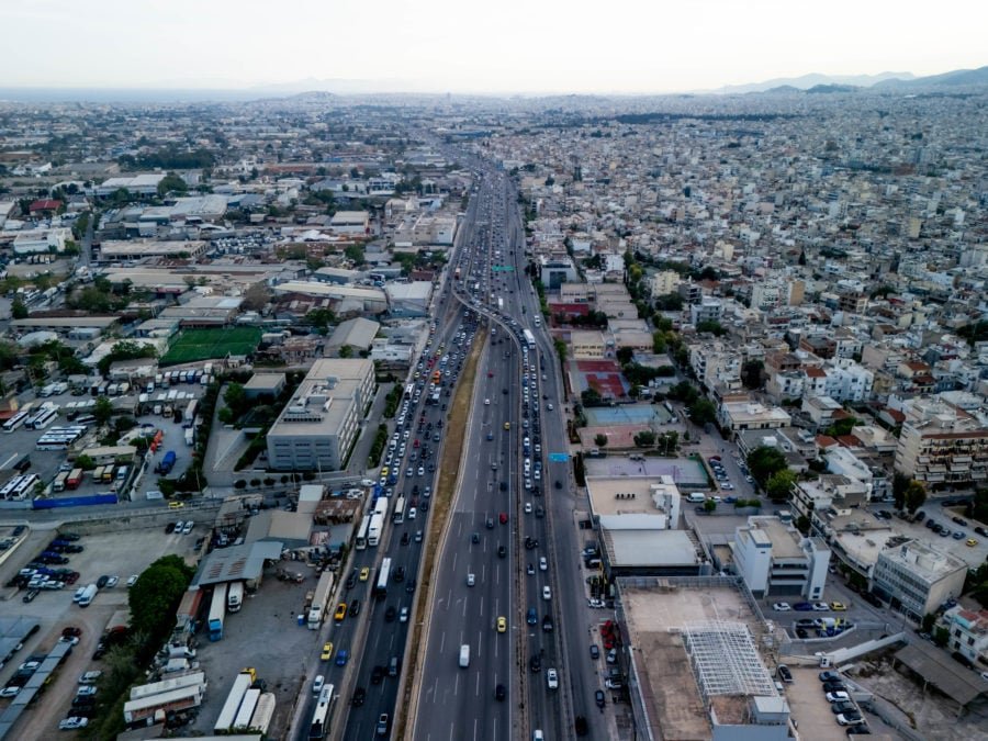 Κίνηση: «Ασφυξία» σε Κηφισό, καθυστερήσεις στην Αττική Οδό – Προβλήματα και στο λιμάνι του Πειραιά