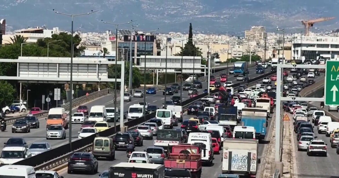 Τριήμερο Αγίου Πνεύματος: «Έμφραγμα» στον Κηφισό, προβλήματα στην Αττική Οδό – Καθυστερήσεις σε Λεωφόρο Αθηνών
