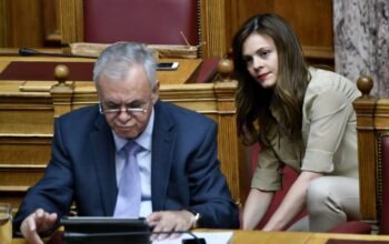 Παραιτήθηκε και από βουλευτής η Αχτσιόγλου – επιστρέφει στη Βουλή ο Δραγασάκης