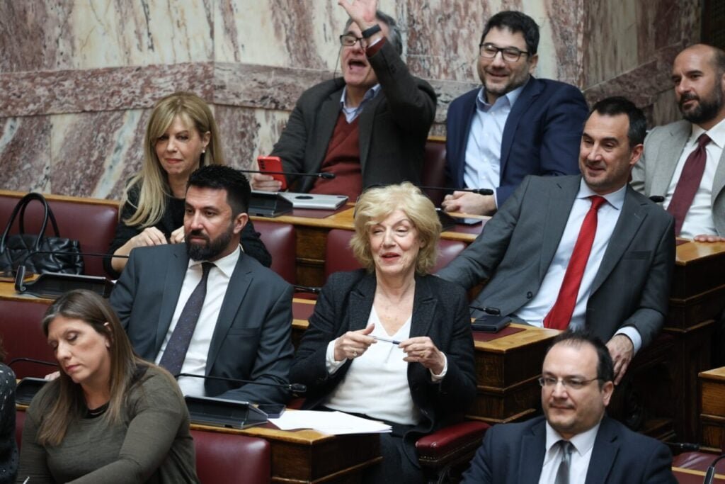 Πρωτόγνωρη κατάσταση στη Βουλή: Η νέα αριθμητική μετά τη διάλυση της Νέας Αριστεράς