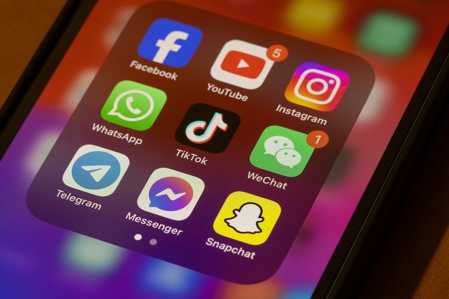 Σουηδία: Πρόταση για απαγόρευση των social media σε ανηλίκους κάτω των 15 ετών