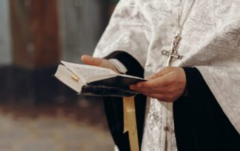 Αύξηση έως 95% στους μισθούς Αρχιεπισκόπου και Μητροπολιτών φέρνει το νέο πολυνομοσχέδιο
