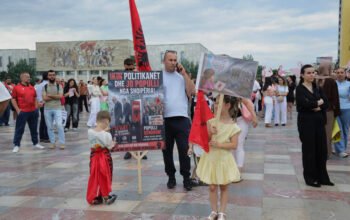 «Η Αλβανία δεν πωλείται»: Πίσω από την εξέγερση για το τουριστικό πάρκο Κούσνερ – Ράμα