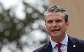 Χέγκσεθ: «Εισβολή επικίνδυνων ιδεολογιών στην Ευρώπη» – Η αναφορά του στην Ελλάδα