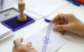 Δημοσκόπηση Marc: Στο 30,8% η ΝΔ, στο 15,7% το κόμμα Τσίπρα
