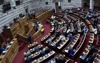 Δημοσκόπηση Ιnterview: Πάνω από το όριο του 30% η ΝΔ, τρίτο το ΠΑΣΟΚ – εξαΰλωση για ΣΥΡΙΖΑ