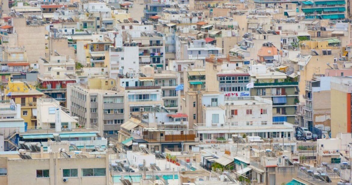 Πληθωρισμός: Παρέμειναν «φωτιά» οι τιμές τον Μάιο, με αύξηση κατά 5,2% λόγω ενοικίων και μεταφορών