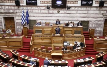 «Δεν είστε ούτε δικαστές, ούτε εισαγγελείς»: Νέα σύγκρουση στη Βουλή για τις παραιτήσεις των γ.γ.